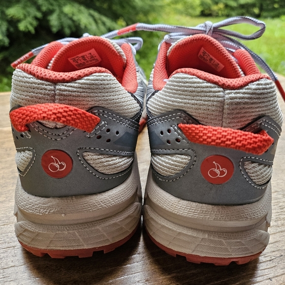 Asics Gel Venture x Kirsh collab, size 7, Birch/Firey Red - Picture 8 of 12